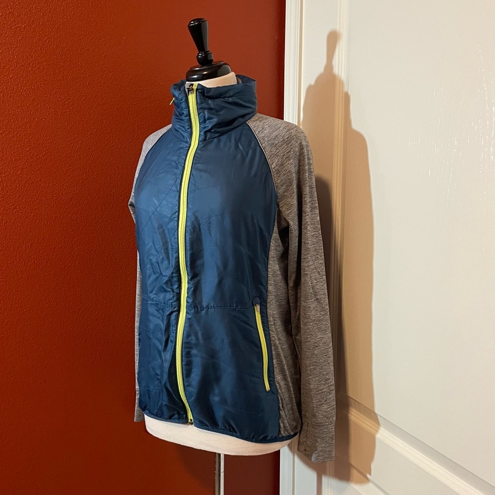Title Nine Women’s Will Power Quilted Full Zip Hooded‎ Outdoor Running Jacket